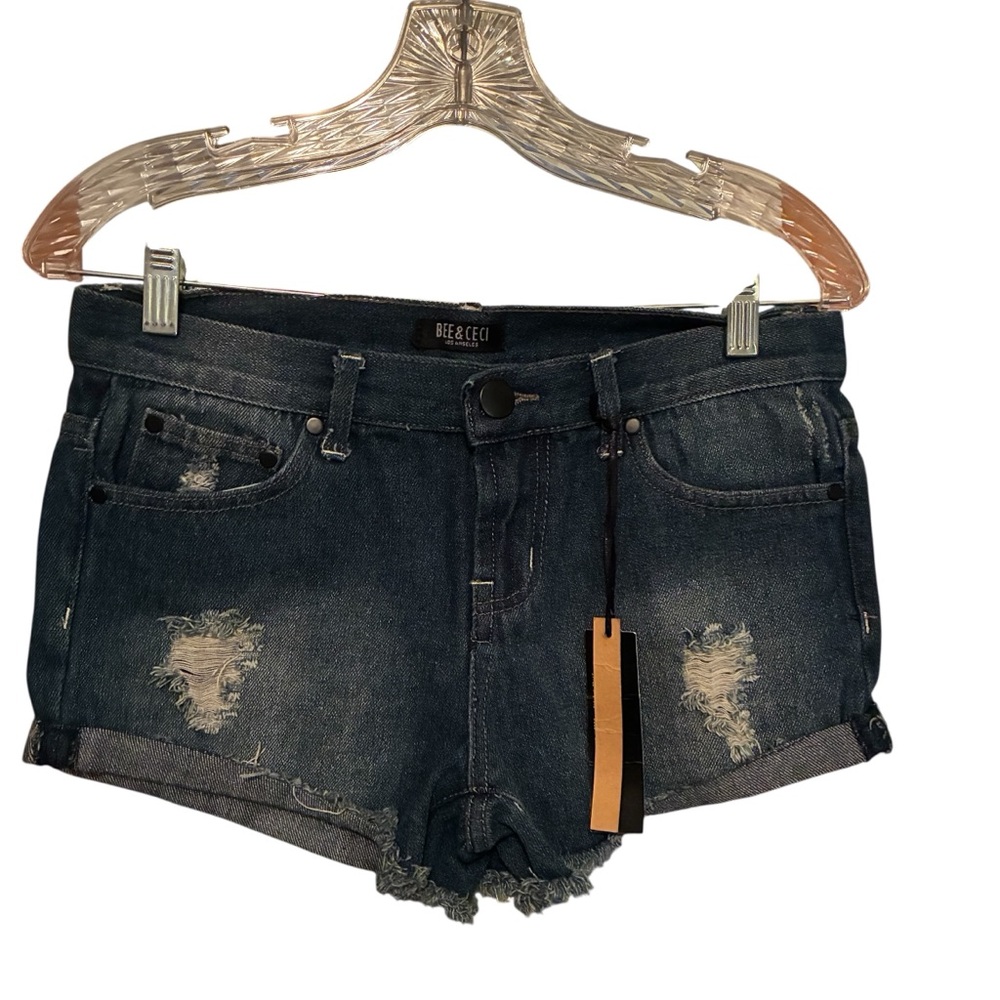 NWT BEE & CECI SKINNY FIT DISTRESSED DENIM SHORTS SIZE 7